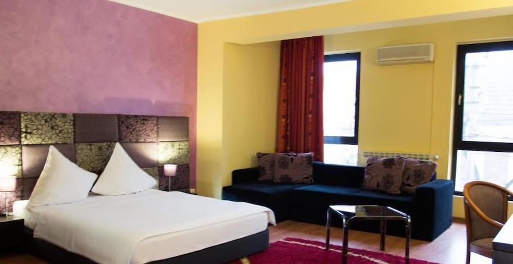 Hotel Perla Тимишоара Экстерьер фото