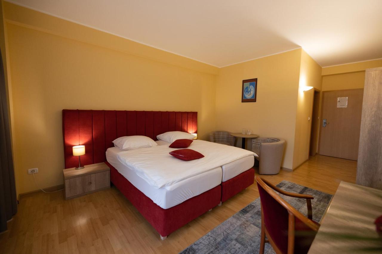 Hotel Perla Тимишоара Экстерьер фото