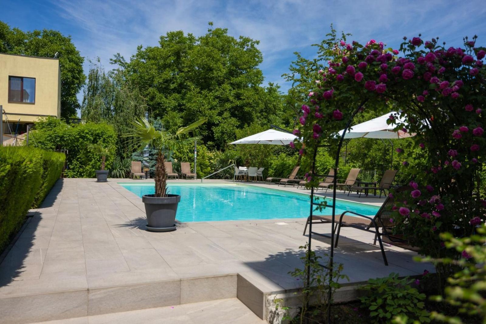 Hotel Perla Тимишоара Экстерьер фото